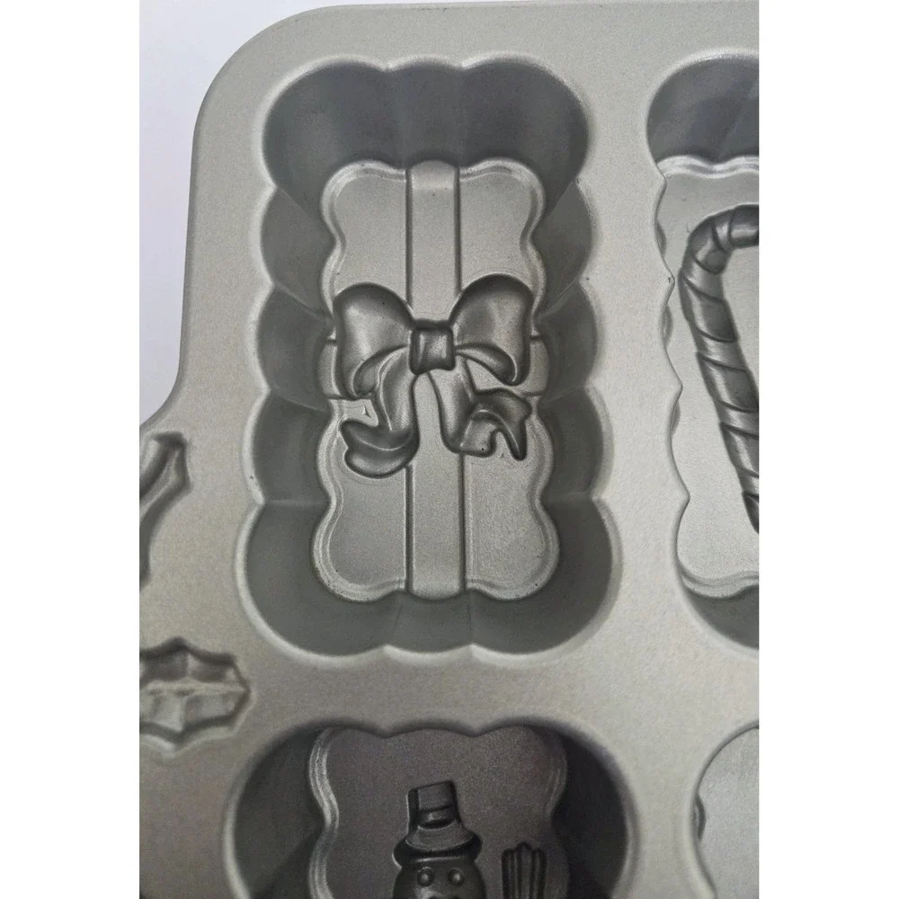Nordic Ware Christmas Mini Bread Loaf Pan 8 Holiday‎ Designs 6 Cups